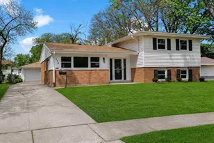 118 Indiana St, Park Forest, IL 60466 - Photo 2