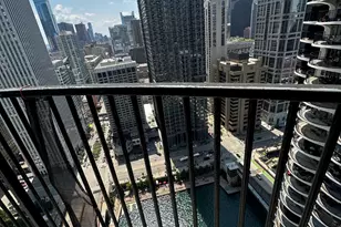 300 N State St, Chicago, IL 60654 - Photo 10