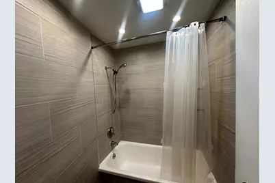 300 N State Street #4135, Chicago, IL 60654 - Photo 4