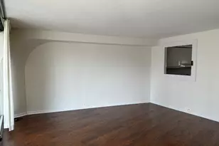 300 N State St, Chicago, IL 60654 - Photo 2