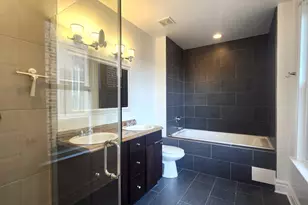 2330 W Erie St, Chicago, IL 60612 - Photo 12