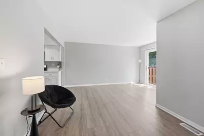 809 Bishop Court, Schaumburg, IL 60194 - Photo 6