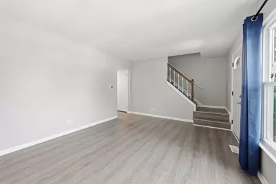 809 Bishop Court, Schaumburg, IL 60194 - Photo 2