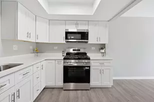 809 Bishop Ct, Schaumburg, IL 60194 - Photo 10