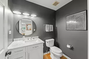 528 W Evergreen St, Wheaton, IL 60187 - Photo 10