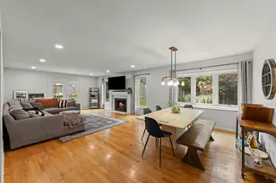 528 W Evergreen St, Wheaton, IL 60187 - Photo 4