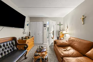 2005 S Finley Rd, Lombard, IL 60148 - Photo 8