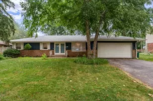 823 Pine Valley Dr, Rockford, IL 61107 - Photo 1