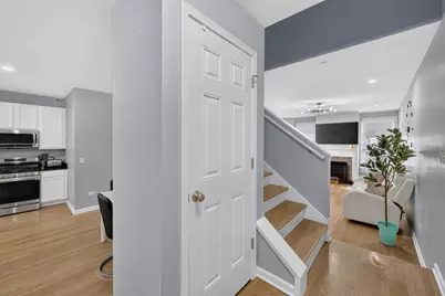 547 Bobby Ann Court, Roselle, IL 60172 - Photo 16
