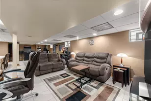 5747 S Meade Ave, Chicago, IL 60638 - Photo 20