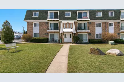 10310 Ridgeland Avenue #208, Chicago Ridge, IL 60415 - Photo 2