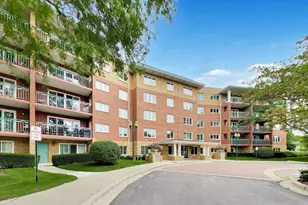710 Creekside Dr, Mount Prospect, IL 60056 - Photo 1