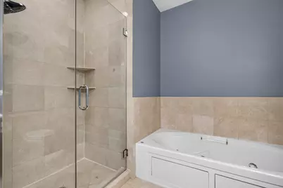2510 W Irving Park Road #303, Chicago, IL 60618 - Photo 12