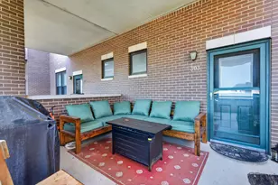 2510 W Irving Park Rd, Chicago, IL 60618 - Photo 18