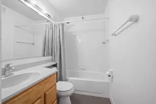 3660 N Lake Shore Dr, Chicago, IL 60613 - Photo 16