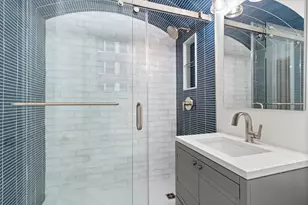 222 E Chestnut St, Chicago, IL 60611 - Photo 28