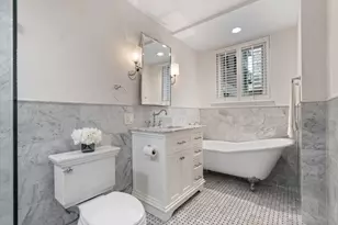 222 E Chestnut St, Chicago, IL 60611 - Photo 24