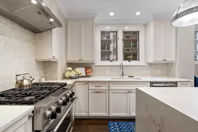 222 E Chestnut Street #6B, Chicago, IL 60611 - Photo 16