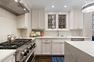 222 E Chestnut St, Chicago, IL 60611 - Photo 16