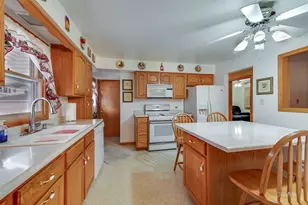 227 N Mill Rd, Wood Dale, IL 60191 - Photo 10