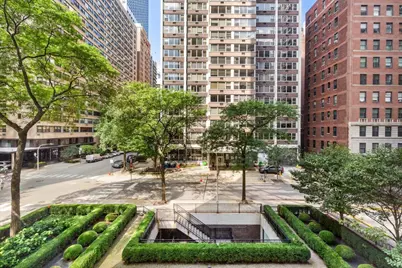 260 E Chestnut Street #303, Chicago, IL 60611 - Photo 8
