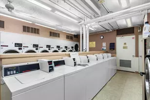260 E Chestnut St, Chicago, IL 60611 - Photo 18