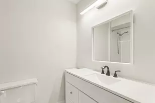 360 Golfview Ct, Bloomingdale, IL 60108 - Photo 12