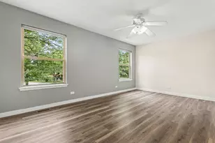 360 Golfview Ct, Bloomingdale, IL 60108 - Photo 10
