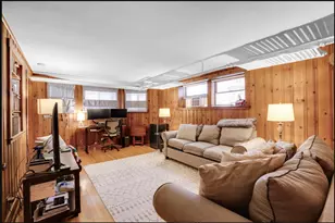 109 S Maple Ave, Oak Park, IL 60302 - Photo 2