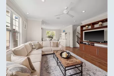 400 Concord Court, Morton Grove, IL 60053 - Photo 10