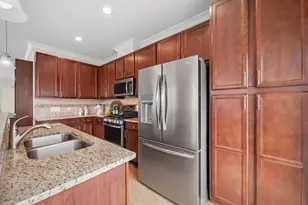 400 Concord Ct, Morton Grove, IL 60053 - Photo 16