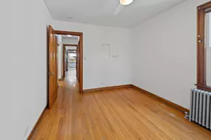 2850 W Chase Ave, Chicago, IL 60645 - Photo 10