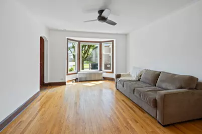 2850 W Chase Avenue, Chicago, IL 60645 - Photo 2