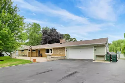 2940 Valley View Road, Gurnee, IL 60031 - Photo 8