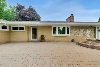 2940 Valley View Road, Gurnee, IL 60031 - Photo 6