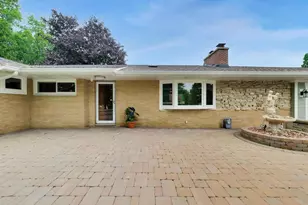 2940 Valley View Rd, Gurnee, IL 60031 - Photo 6