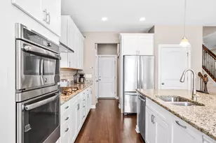 638 Riverbank Dr, Geneva, IL 60134 - Photo 8