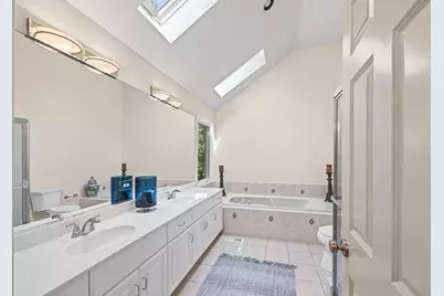 211 Millcreek Lane, Naperville, IL 60540 - Photo 16