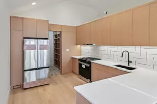 7930 S Kenwood Ave, Chicago, IL 60619 - Photo 2
