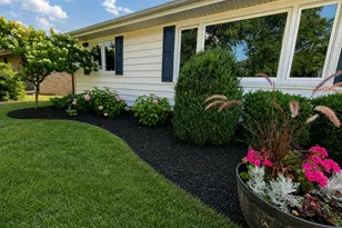 1235 Grandview Ave, Lockport, IL 60441 - Photo 2
