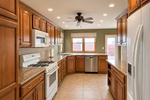1235 Grandview Ave, Lockport, IL 60441 - Photo 10