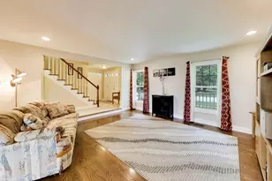 639 N Newkirk Ln, Palatine, IL 60074 - Photo 8