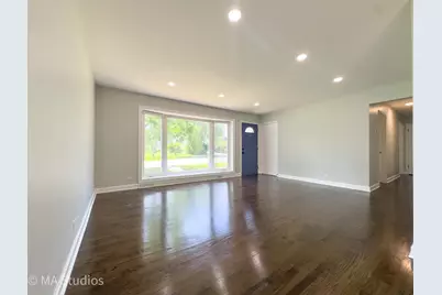4256 Golf Road, Skokie, IL 60076 - Photo 8