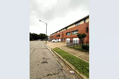 615 W 25th Place, Chicago, IL 60616 - Photo 2