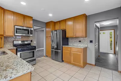 2S601 River Oaks Drive, Warrenville, IL 60555 - Photo 8