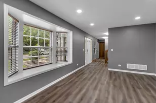 2S601 River Oaks Dr, Warrenville, IL 60555 - Photo 16