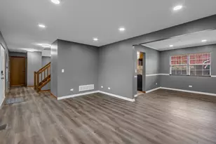 2S601 River Oaks Dr, Warrenville, IL 60555 - Photo 18