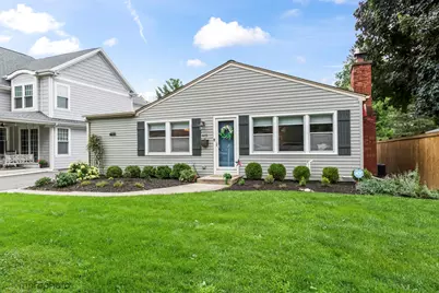 615 N Hickory Avenue, Arlington Heights, IL 60004 - Photo 1