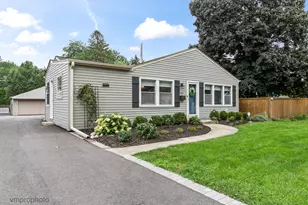 615 N Hickory Ave, Arlington Heights, IL 60004 - Photo 2