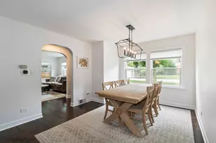615 N Hickory Ave, Arlington Heights, IL 60004 - Photo 6